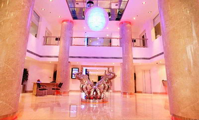 Radisson Blu Kochi Hotel Eksteriør billede The lobby of the hotel