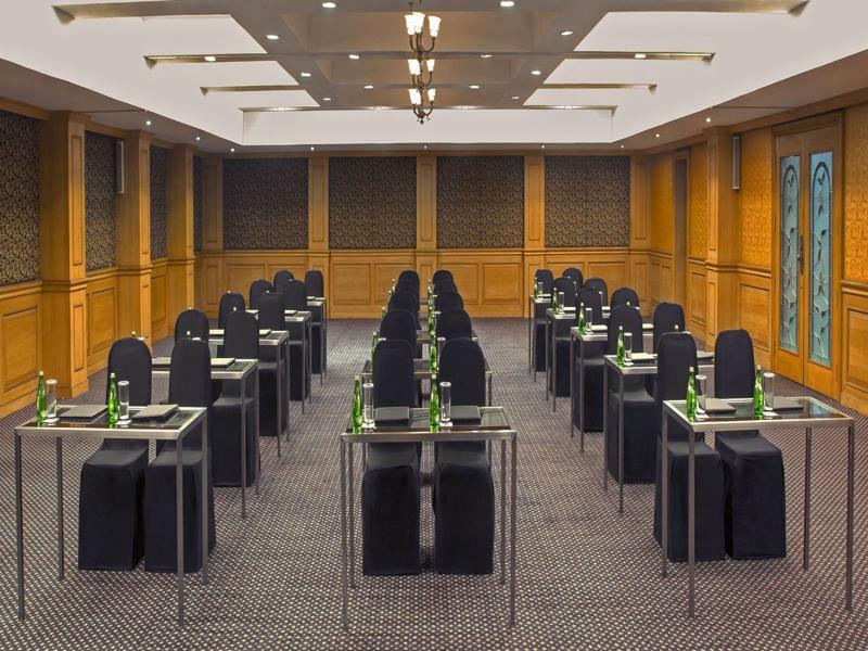 Radisson Blu Kochi Hotel Eksteriør billede Meeting room