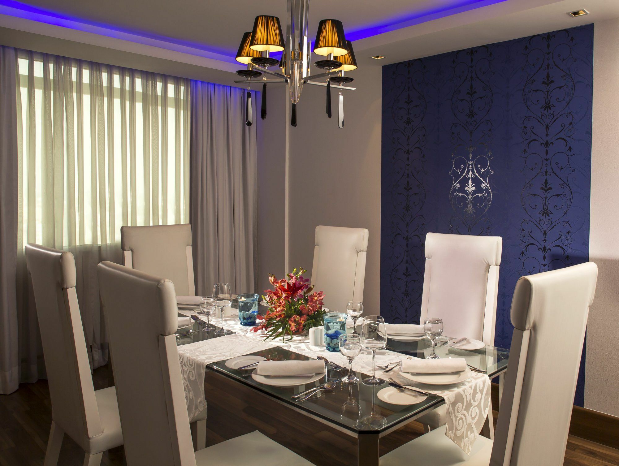 Radisson Blu Kochi Hotel Eksteriør billede A dining room